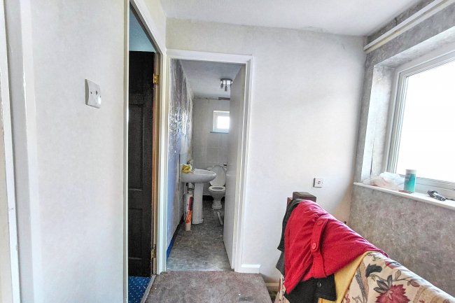 7 Birch Court, Mold, CH7 4UF 8