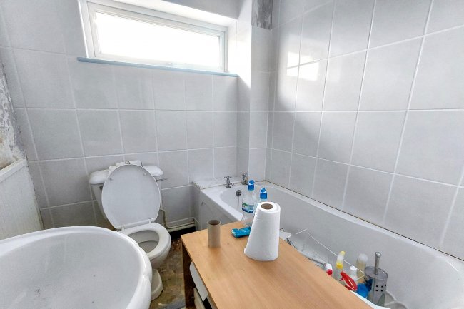 7 Birch Court, Mold, CH7 4UF 8