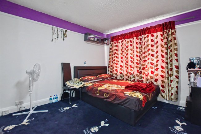 4 & 4A Gloucester Parade, Blackfen Road, Sidcup, DA15 8PS 2