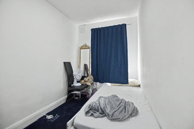 4 & 4A Gloucester Parade, Blackfen Road, Sidcup, DA15 8PS 2