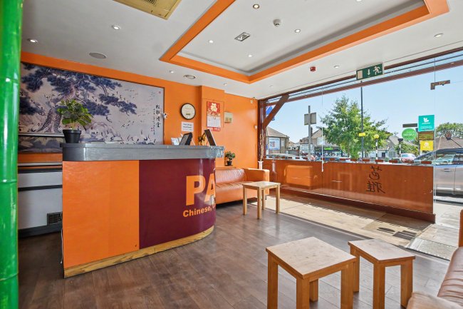 4 & 4A Gloucester Parade, Blackfen Road, Sidcup, DA15 8PS 2