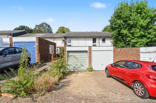 148 Thirlmere Gardens, Northwood, Hillingdon HA6 2RU 7