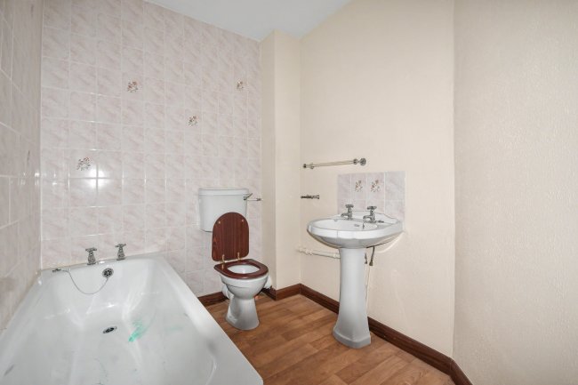 5 Cross View, Alphington, Exeter EX2 8SL 5