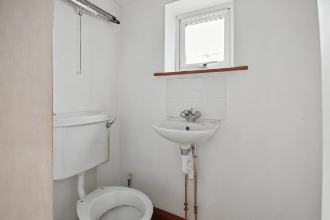 5 Cross View, Alphington, Exeter EX2 8SL 5