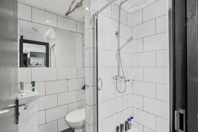 Unit Number 203 Regency Suites, Russell Street, Nottingham, NG7 4FL 3