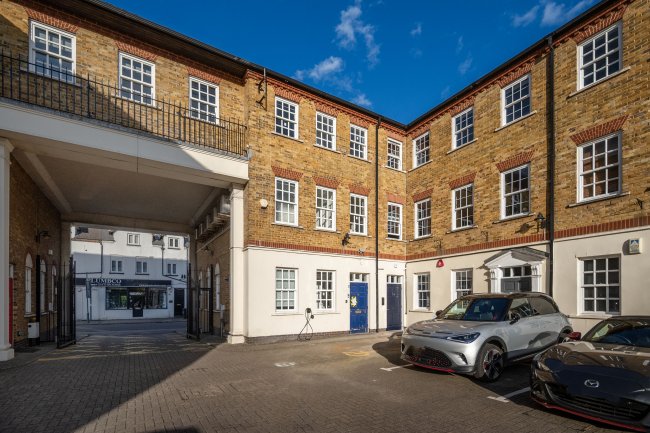 4 Theobald Court, Theobald Street, Borehamwood, WD6 4RN 4