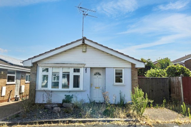 2 Welbeck Grove, Bingham, Nottingham, NG13 8RF 1