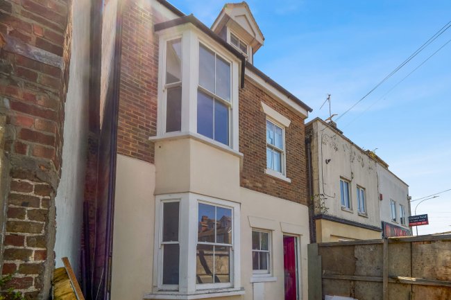 58 Park Road, Ramsgate CT11 9TJ 5