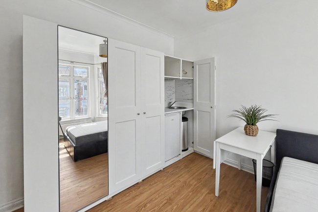 3 Kellino Street, Tooting, London SW17 8SY 8