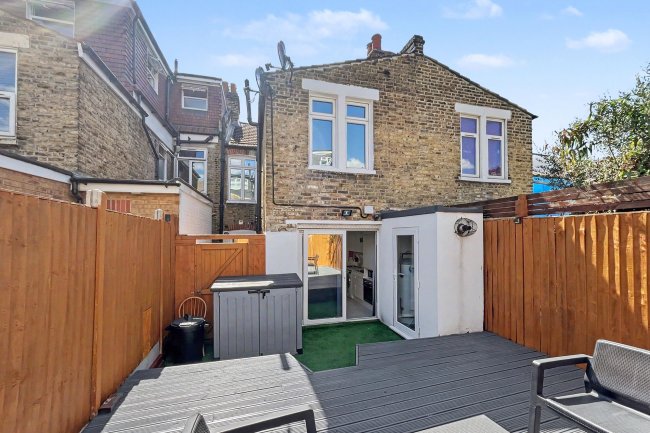 3 Kellino Street, Tooting, London SW17 8SY 8
