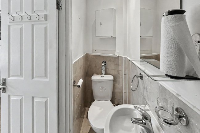3 Kellino Street, Tooting, London SW17 8SY 8
