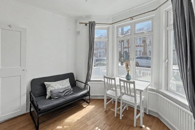 3 Kellino Street, Tooting, London SW17 8SY 8