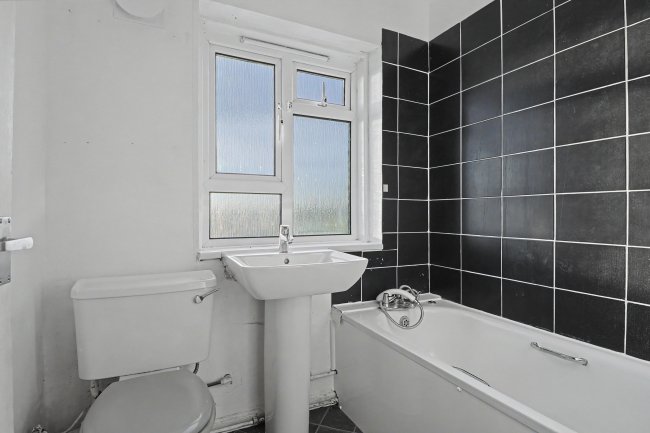 29 Coronation Road, Portland, DT5 1EY 4