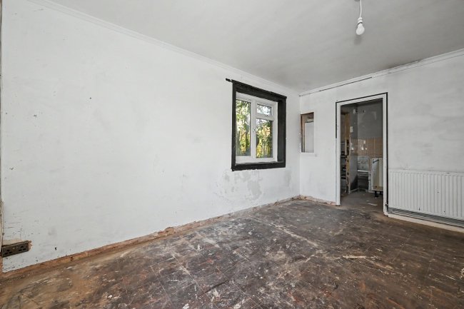 Flat 1 Hawkswood House, Moordale Avenue, Bracknell, RG42 1RY 7