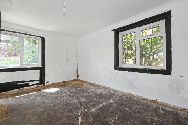 Flat 1 Hawkswood House, Moordale Avenue, Bracknell, RG42 1RY 7