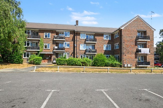 Flat 1 Hawkswood House, Moordale Avenue, Bracknell, RG42 1RY 7