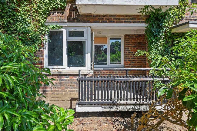 Flat 1 Hawkswood House, Moordale Avenue, Bracknell, RG42 1RY 7