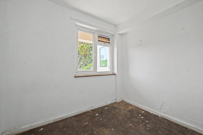 Flat 1 Hawkswood House, Moordale Avenue, Bracknell, RG42 1RY 7