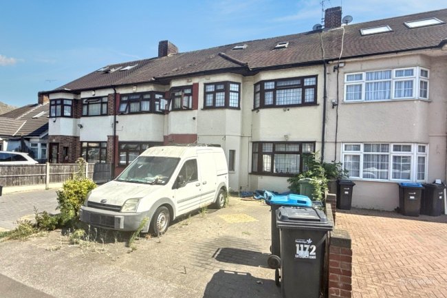 1172 Eastern Avenue, Ilford, IG2 7SD 2