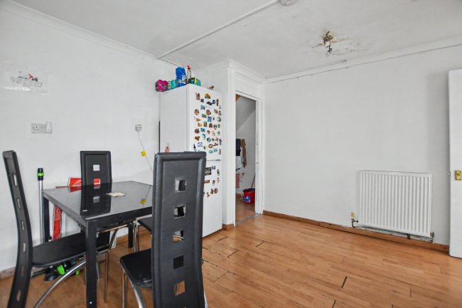 10 Yalding Grove, Orpington, Kent, BR5 3SE 6
