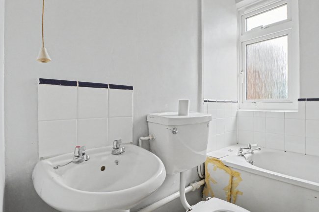 44A Granville Road, Weymouth, DT4 0BQ 3