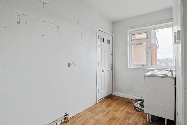 44A Granville Road, Weymouth, DT4 0BQ 3