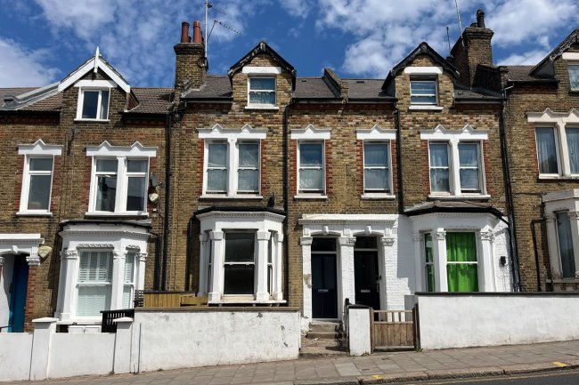 93a Plough Road, Battersea, London  SW11 2BJ 2
