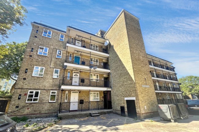 5 Hartswood House, Streatham Hill, London, SW2 4AS 2