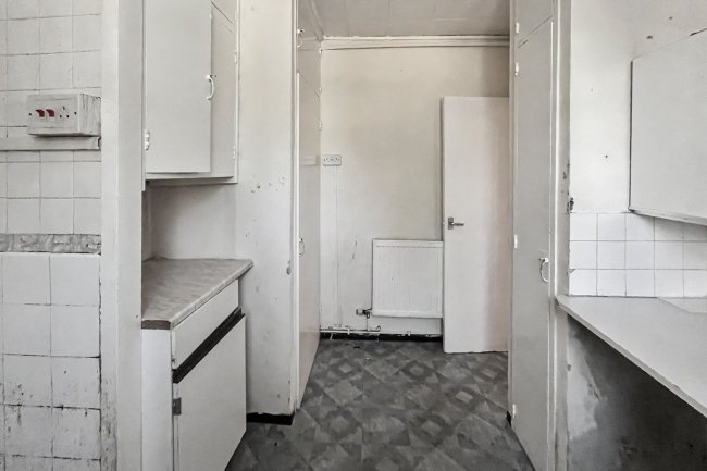 5 Hartswood House, Streatham Hill, London, SW2 4AS 2