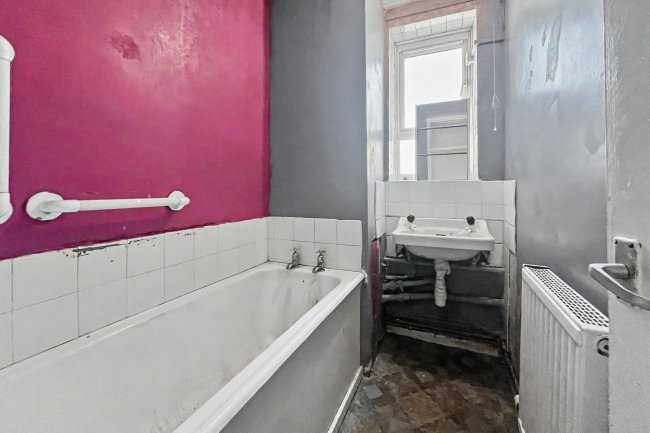 5 Hartswood House, Streatham Hill, London, SW2 4AS 2