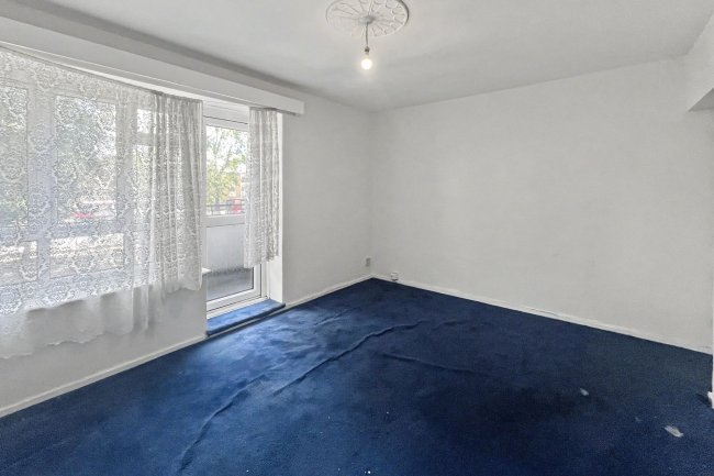 5 Hartswood House, Streatham Hill, London, SW2 4AS 2