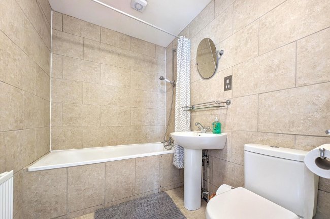 Flat 11, 21 Streatham Common North, Streatham, London, SW16 3HJ 9