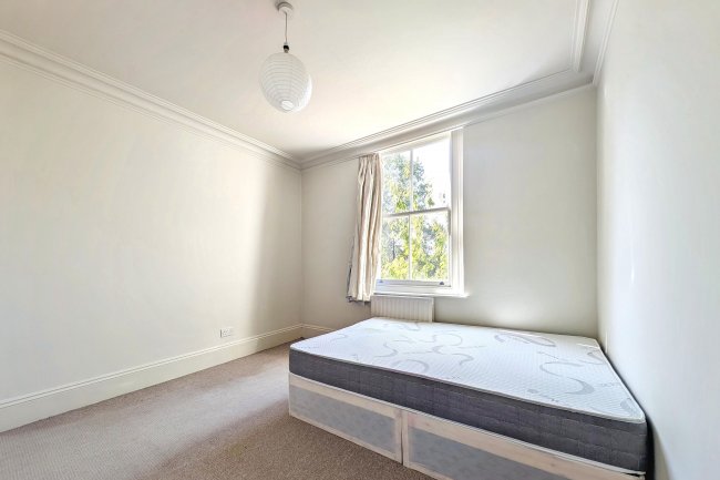 Flat 11, 21 Streatham Common North, Streatham, London, SW16 3HJ 9