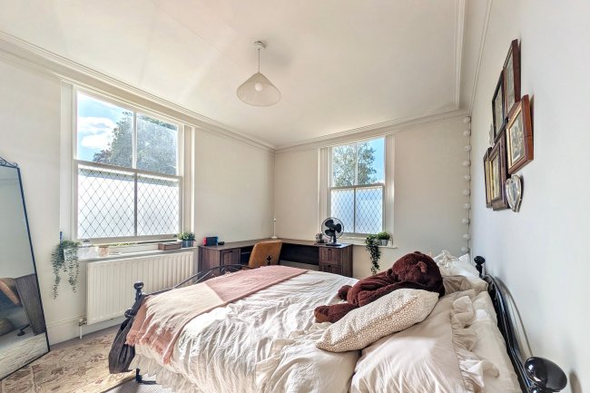 Flat 11, 21 Streatham Common North, Streatham, London, SW16 3HJ 9