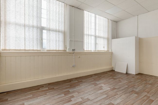Maas House, Shaw Road, Oldham, OL1 4AW 4