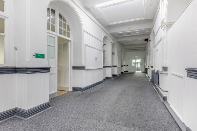 Maas House, Shaw Road, Oldham, OL1 4AW 4