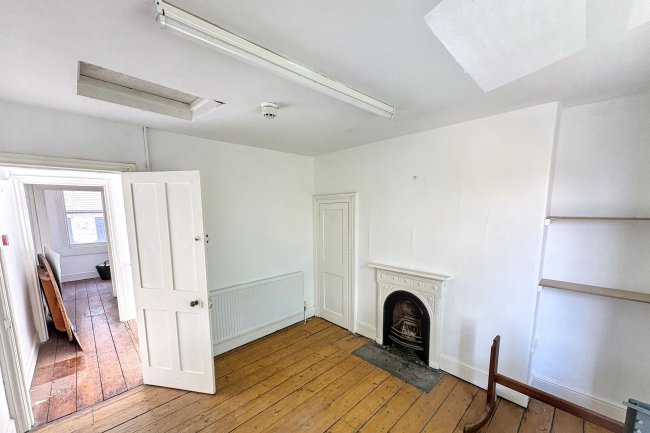 106 Walcot Street, Bath BA1 5BG 2