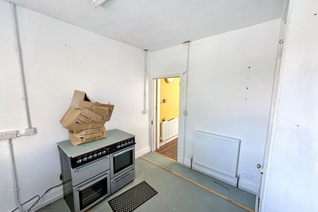 106 Walcot Street, Bath BA1 5BG 2