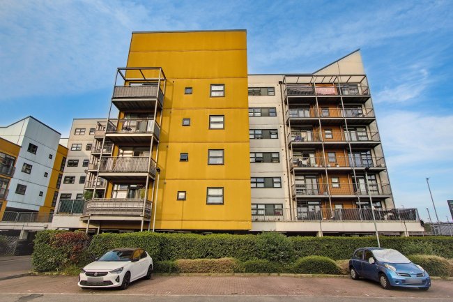 171 Maltings Close, Bow, London, E3 3TE 7