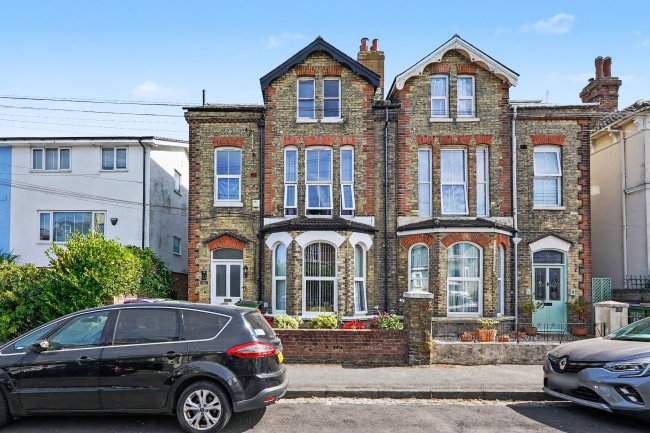 Flat 3, 11 Claremont Road, Folkestone,  CT20 1DQ 1