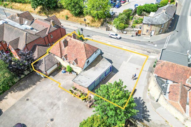 Chequer's Garage, Station Road, Petworth, GU28 0ES 77