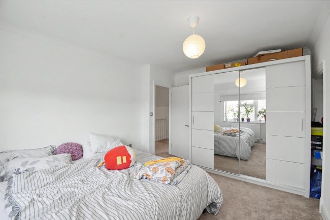 33 Gonville Avenue, Croxley Green, Rickmansworth, Hertfordshire, WD3 3BY 7