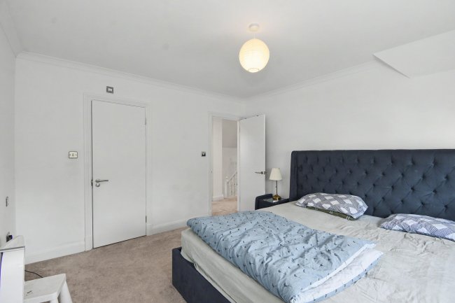 33 Gonville Avenue, Croxley Green, Rickmansworth, Hertfordshire, WD3 3BY 7