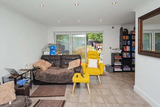 162 Rickmansworth Road, Watford, Hertfordshire, WD18 7JG 5