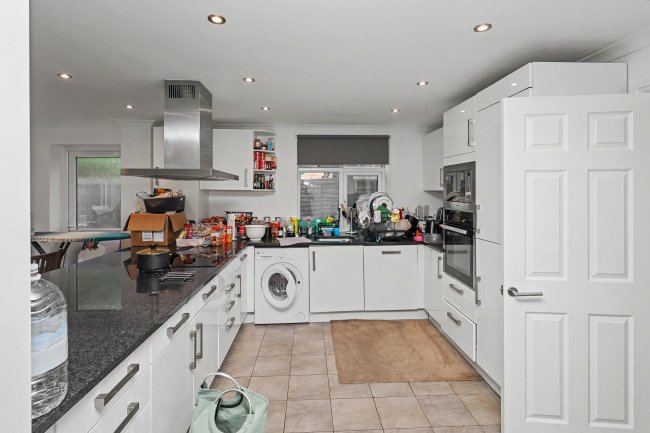 162 Rickmansworth Road, Watford, Hertfordshire, WD18 7JG 5