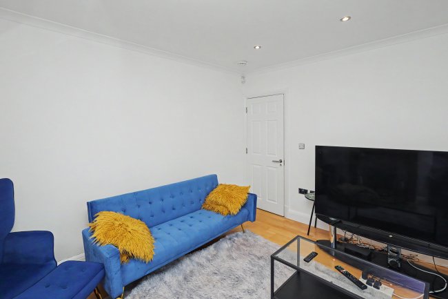 162 Rickmansworth Road, Watford, Hertfordshire, WD18 7JG 5