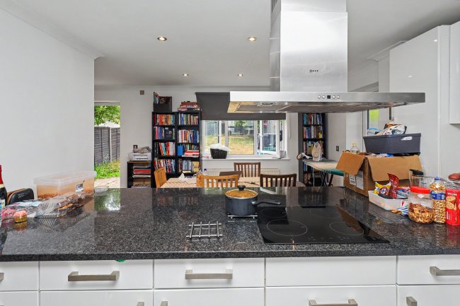 162 Rickmansworth Road, Watford, Hertfordshire, WD18 7JG 5
