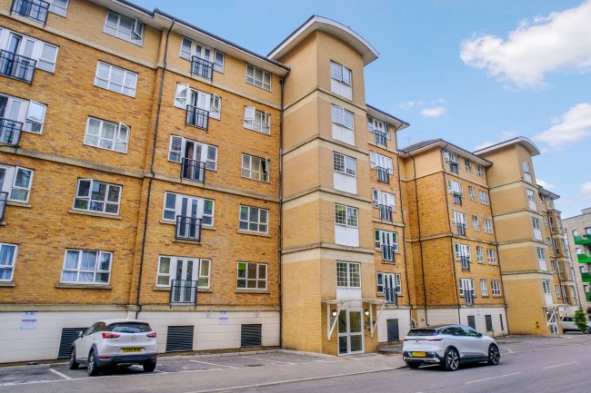 78 Geneva Court, 2 Rookery Way, London NW9 6GB 11