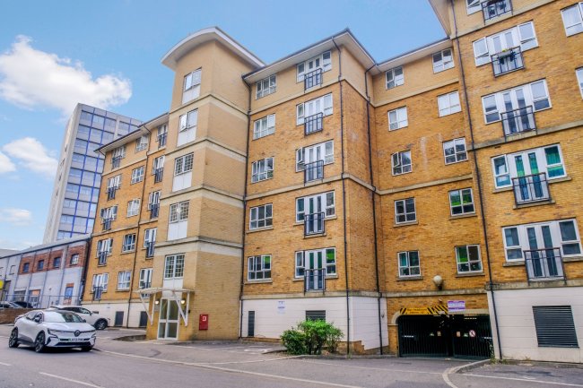 78 Geneva Court, 2 Rookery Way, London NW9 6GB 11