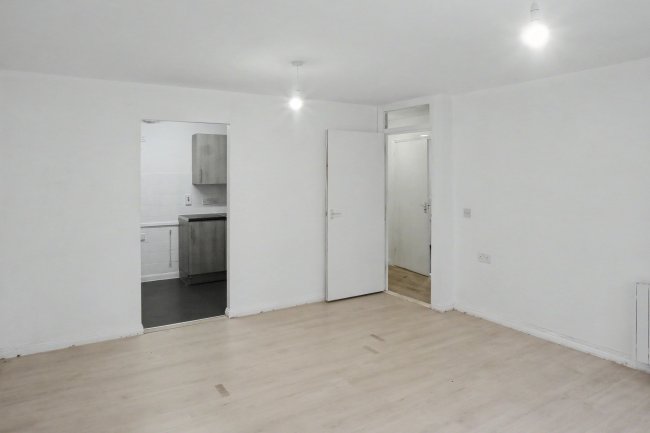 78 Geneva Court, 2 Rookery Way, London NW9 6GB 11